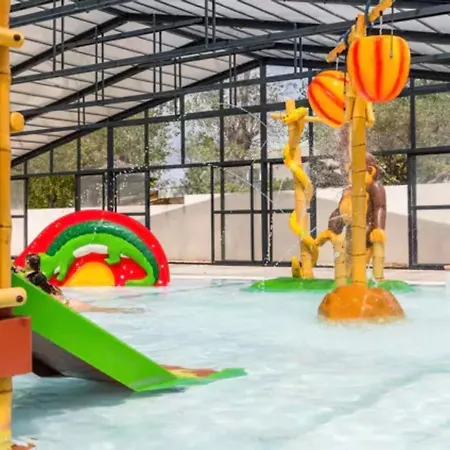 La Yole Mobil-home Bord De Et Grand Espace Aquatique *